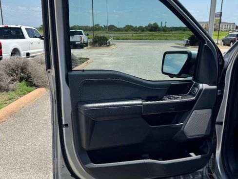 Used 2022 Ford F150 Lariat w/ Equipment Group 502A High AWD/4WD image 4