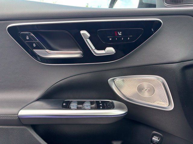New 2026 Mercedes-Benz C 300 4MATIC Sedan image 35