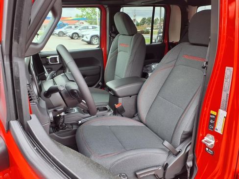 New 2025 Jeep Gladiator Rubicon w/ Convenience Group image 14