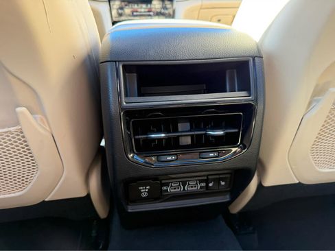 Used 2023 Jeep Grand Cherokee 4WD 4xe w/ Luxury Tech Group II image 26