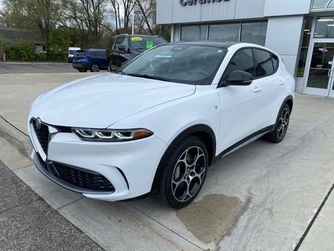 Used 2024 Alfa Romeo Tonale Ti AWD/4WD image 9