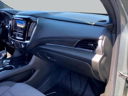 Used 2023 Chevrolet Traverse LT FWD image 19