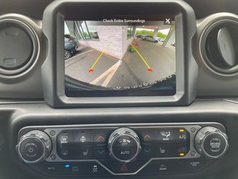 Used 2023 Jeep Wrangler Unlimited w/ Sun & Screen Package AWD/4WD image 21