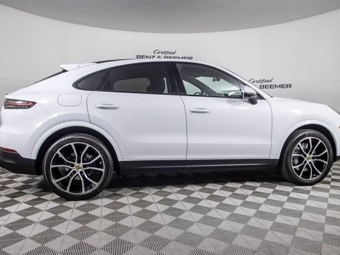Used 2023 Porsche Cayenne Coupe AWD/4WD image 4