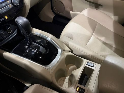 Used 2016 Nissan Rogue SL image 35