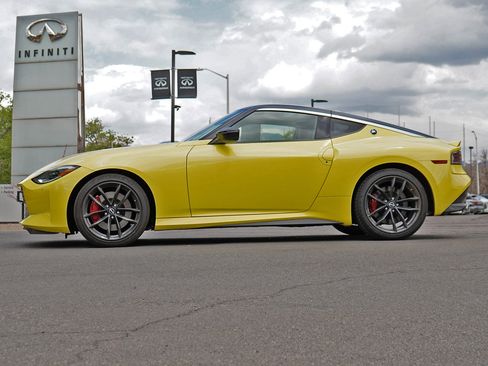 Used 2024 Nissan Z Performance w/ Floor Mat Package RWD image 6