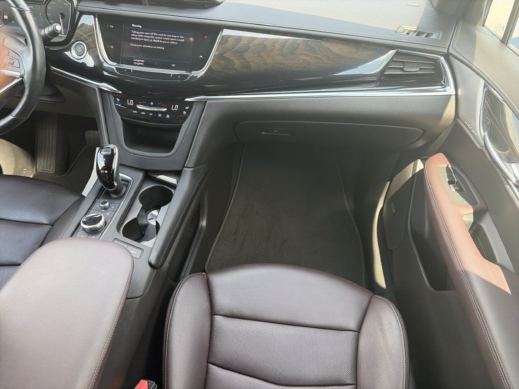 Used 2023 Cadillac XT6 Premium Luxury FWD image 17
