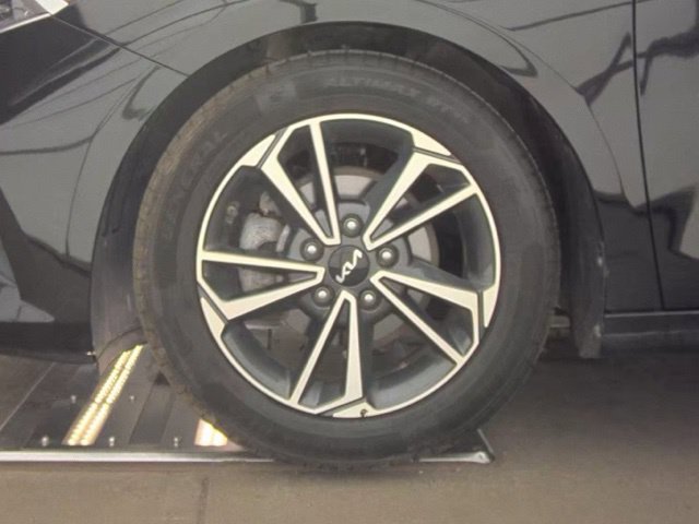 Used 2024 Kia Forte LXS FWD image 21