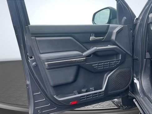 Used 2025 Toyota Tacoma TRD Off-Road AWD/4WD image 22