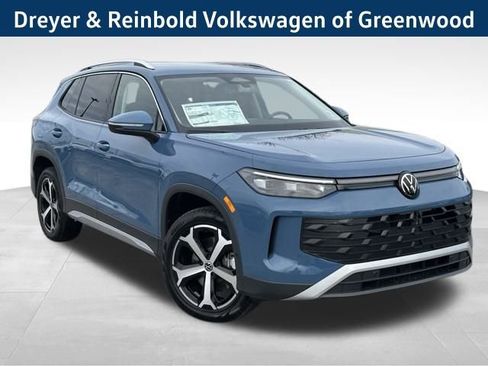 New 2026 Volkswagen Tiguan SE image 1