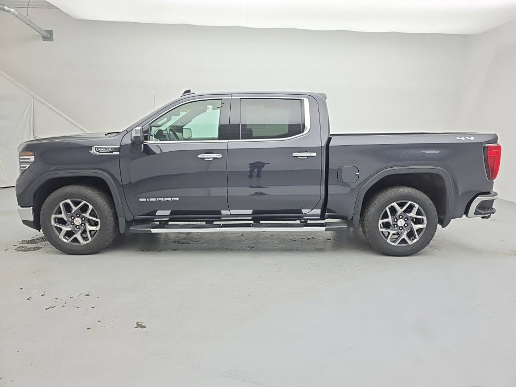 Used 2022 GMC Sierra 1500 SLT w/ SLT Convenience Package AWD/4WD image 8