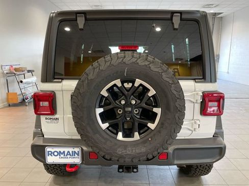 Used 2025 Jeep Wrangler Unlimited Rubicon image 4