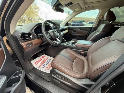 Used 2023 Honda Pilot Elite image 9