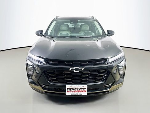 Used 2025 Chevrolet Trax ACTIV image 2