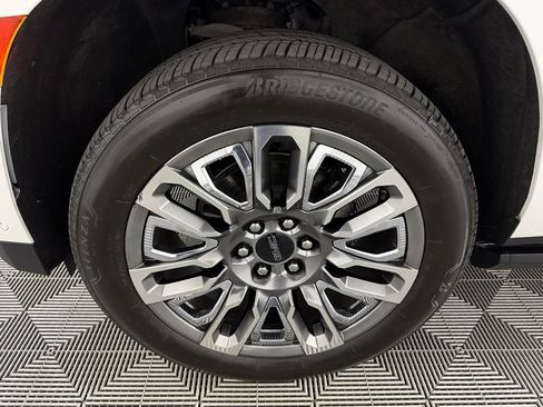 Used 2023 GMC Yukon Denali Ultimate AWD/4WD image 11