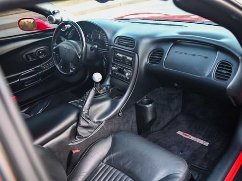 Used 2002 Chevrolet Corvette Z06 w/ Memory Pkg image 98