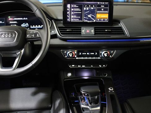 Certified 2025 Audi Q5 2.0T Premium Plus w/ Premium Plus Package image 12