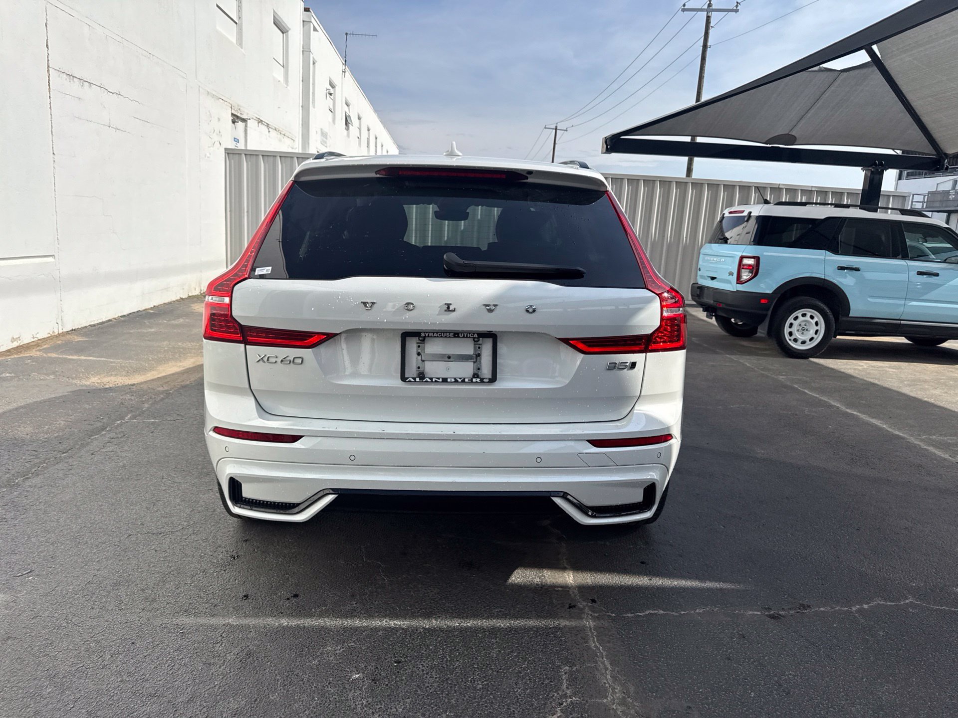 Certified 2024 Volvo XC60 B5 Plus w/ Climate Package AWD/4WD image 8