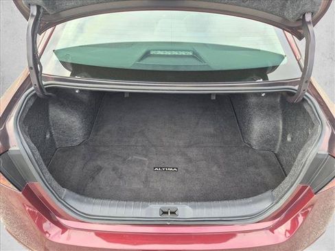 Used 2025 Nissan Altima 2.5 SV FWD image 6