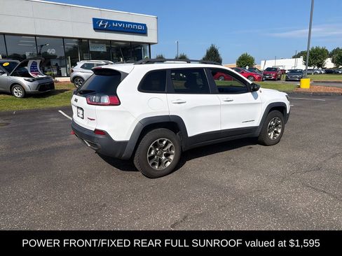 Used 2020 Jeep Cherokee Trailhawk w/ Comfort/Convenience Group AWD/4WD image 3