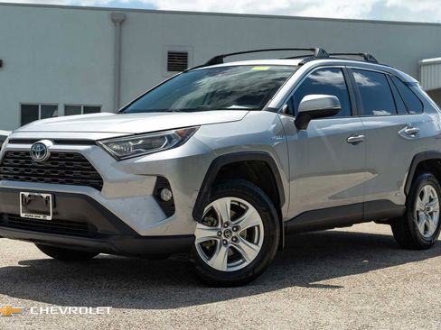 Used 2021 Toyota RAV4 XLE w/ Convenience Package AWD/4WD image 1