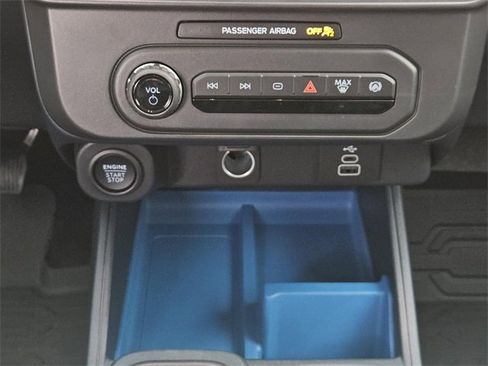 New 2025 Ford Maverick XLT w/ XLT Luxury Package image 12