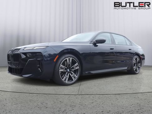 Used 2023 BMW 740i RWD image 38