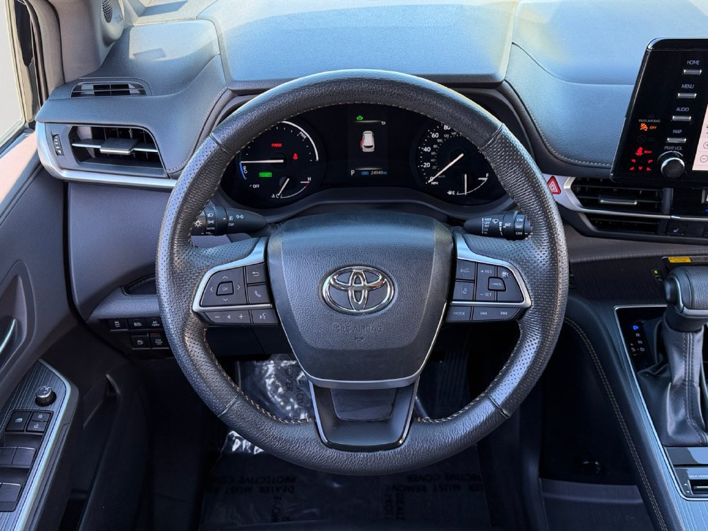 Used 2024 Toyota Sienna XLE Woodland Edition AWD/4WD image 18