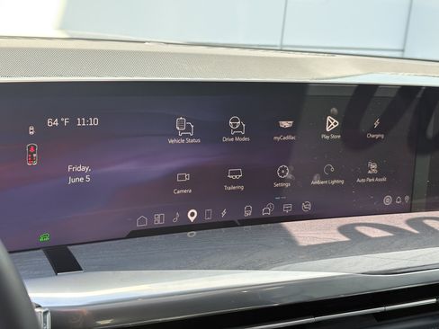 Certified 2025 Cadillac Escalade IQ Luxury 2 w/ LPO, Premium Carpet Package AWD/4WD image 23