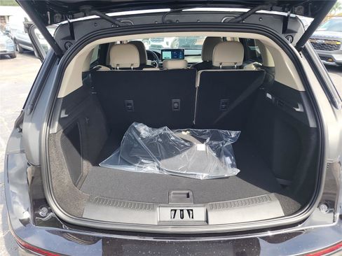 New 2026 Lincoln Corsair Premiere image 18