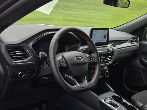 Used 2025 Ford Escape ST-Line FWD image 12