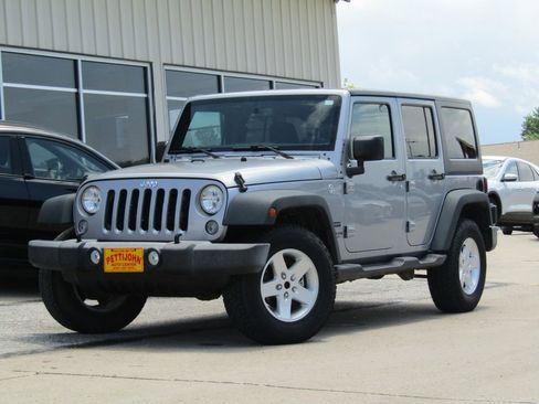 Used 2016 Jeep Wrangler Unlimited Sport w/ Quick Order Package 24S AWD/4WD image 12