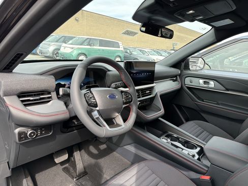 New 2026 Ford Explorer ST-Line AWD/4WD image 9