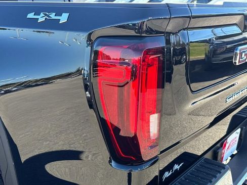 New 2026 GMC Sierra 1500 SLT w/ SLT Convenience Package image 12