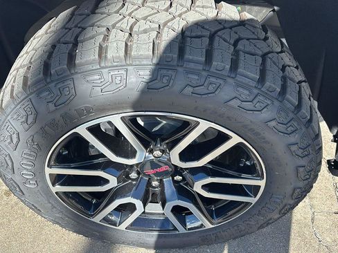 New 2026 GMC Sierra 1500 AT4 w/ AT4 Preferred Package image 9