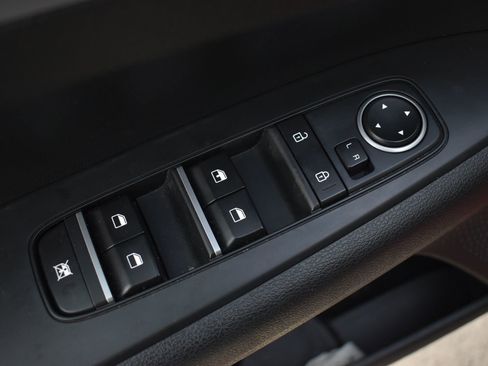 Used 2024 Kia Forte LXS image 13