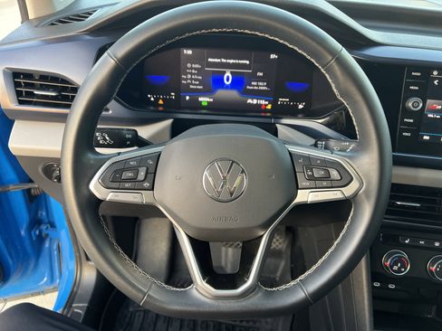 Certified 2022 Volkswagen Taos SE image 17