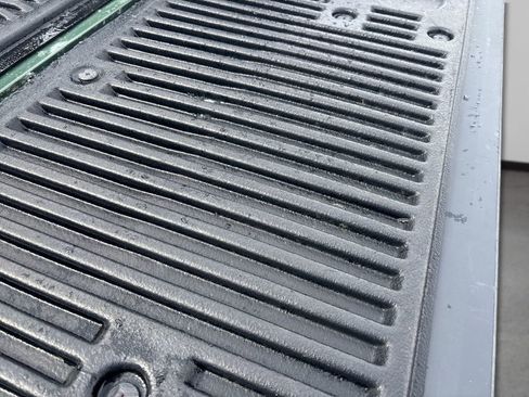 Used 2024 Nissan Titan SV w/ SV Bronze Edition Package image 13