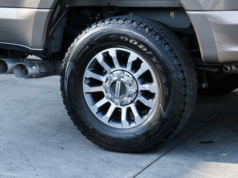 Used 2022 Ford F250 Lariat w/ Lariat Value Package AWD/4WD image 10