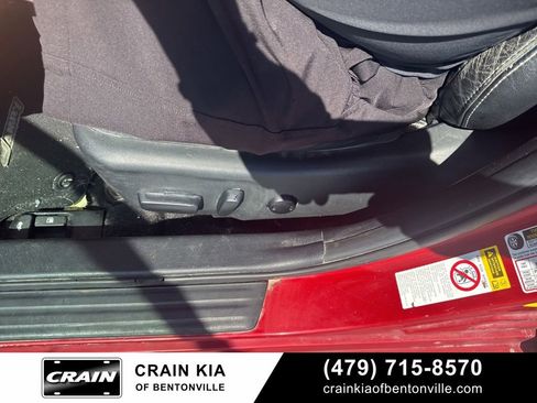 Used 2013 Toyota Camry SE w/ Leather Pkg image 28