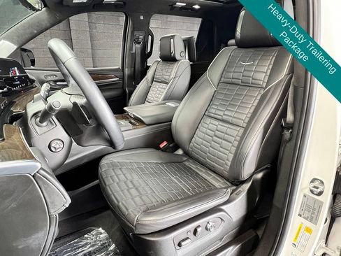 Used 2023 Cadillac Escalade Sport Platinum w/ LPO, ONYX Package AWD/4WD image 7