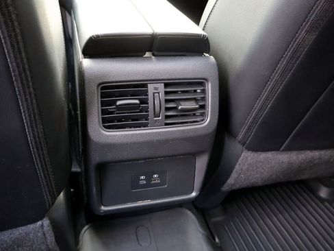 Used 2023 Nissan Rogue SL FWD image 15