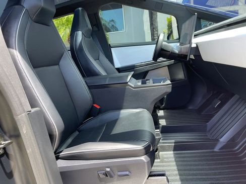 Used 2025 Tesla Cybertruck Cyberbeast AWD/4WD image 25