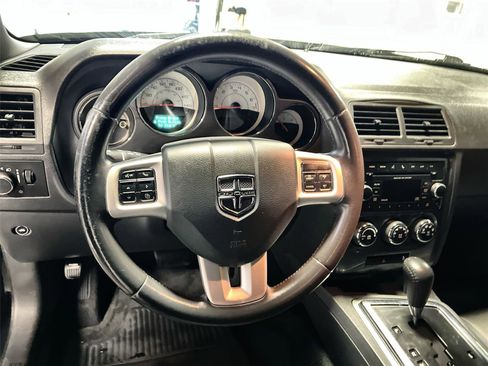 Used 2014 Dodge Challenger SXT w/ Sport Appearance Package image 13