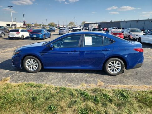 Used 2025 Toyota Camry LE image 2