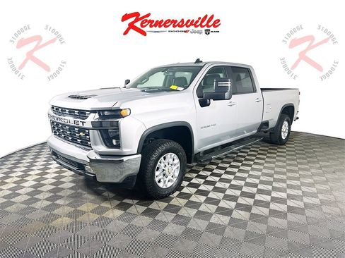 Used 2022 Chevrolet Silverado 3500 LT w/ Convenience Package image 3