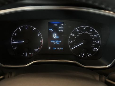 Used 2023 Toyota Corolla SE image 9