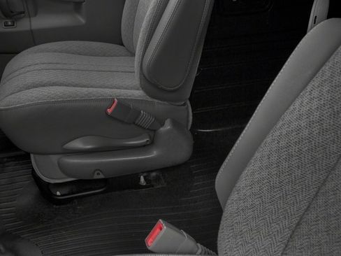 Used 2017 GMC Savana 2500 Extended image 18