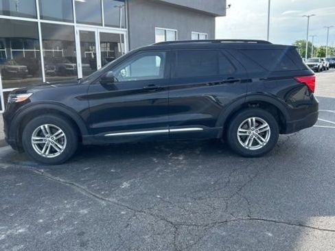 Used 2023 Ford Explorer XLT w/ Equipment Group 202A AWD/4WD image 8