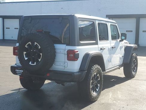 Used 2025 Jeep Wrangler Unlimited Rubicon AWD/4WD image 3
